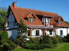 Gospodarstwo Agroturystyczne Zielone Wzgórze, farm stay in Budry