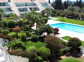 Bayview Terraces, hotel with parking in Limassol