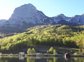 Pension Ladner, hotel with parking in Grundlsee