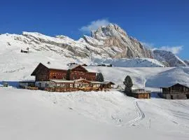 Rifugio Fermeda Hutte