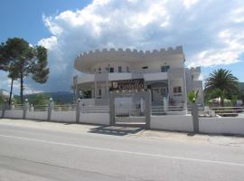 Castello, hotel a Limenaria