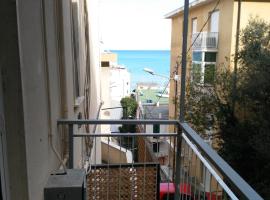 Appartamento Via Dei Glicini, hotel a Laigueglia