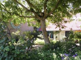 Gastehaus und Cafe - Lichthof, hotel con estacionamiento en Ottendorf