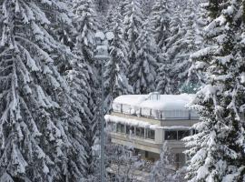 Res. Sole Alto appartamenti Solandra, hotel in Mezzana