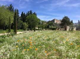 Domaine Les Martins - Gordes, hotel v destinaci Gordes