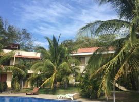 Las Colinas de Playas del coco, hotell i Coco