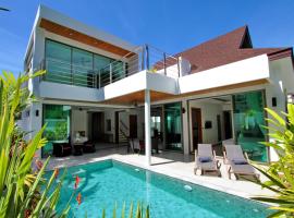 Ya Nui Beach Villas โรงแรมในหาดราไวย์