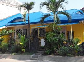 Yellow House Vacation Rental, rantatalo kohteessa Subic