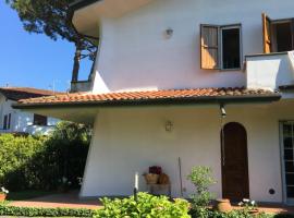 Holiday home Villetta Cinquale, hotel v destinaci Cinquale