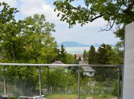 Hilltop Apartments, hotel blizu znamenitosti Szent Istvan Chapel, Fonjod