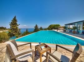 Glyfada Beach Villas, family hotel in Longos