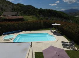 Chambres d'hôtes La Dorgisane, hotel barato en Venterol