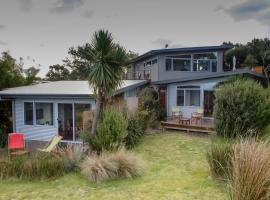 Eagle Peaks at Freycinet, Strandhaus in Coles Bay