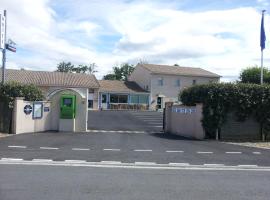 Tour Hôtel, hotel em Lesparre-Médoc