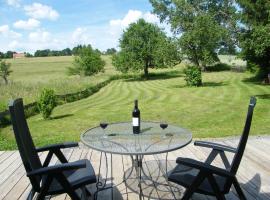 Pear Tree Gite, holiday home in Génis