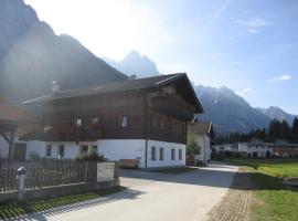 Ferienwohnungen Monika Unterluggauer, hotel in Amlach