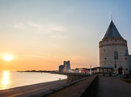 De Gevangentoren Suite, hotellia, jossa on porealtaita kohteessa Vlissingen