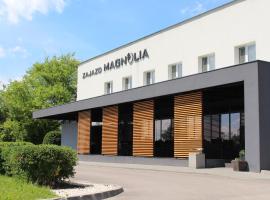 Zajazd Magnolia-Airport Modlin, svečių namai mieste Pomiechówek