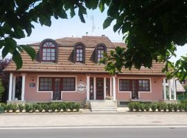 Szilvia Gästehaus, romantični hotel u gradu Buk