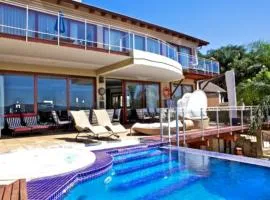 Kosmos Manor Guest House
