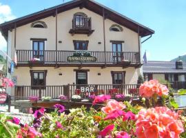 Albergo Passet, hotell sihtkohas Pragelato