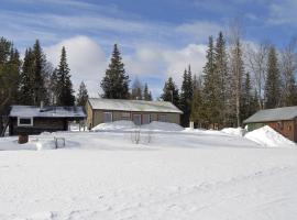 Lakeside House in Lapland, casa o chalet en Skaulo