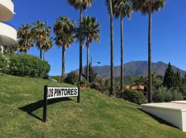 Estepona Golf - Los Pintores，埃斯特波納艾斯特波納高爾夫球場（Estepona Golf）附近的飯店