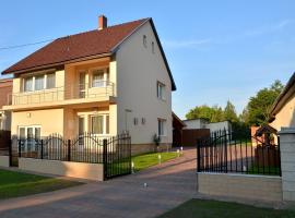 Molnár Vendégház, vacation rental in Újfehértó