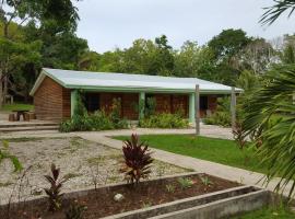 Mahogany Villas, chalet de montaña en Punta Gorda