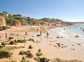 Villa V4 com Piscina Privada a 400 metros da Praia