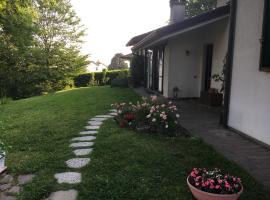 Elleboro, hotel v destinaci Carugo