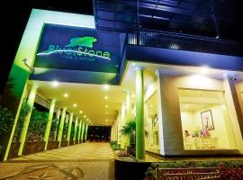 Riverstone Hotel & Cottage، فندق بالقرب من جاتم بارك 1، باتو