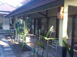 Icha Cottage, brvnara u gradu Gili Travangan