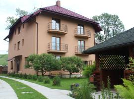 Sukhoviia, Hotel in Jassinja