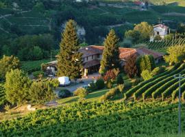 Cadgal - Tenuta Valdivilla, hotel dengan parking di Santo Stefano Belbo