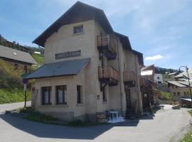 Auberge La Coulette, hotel in Vars