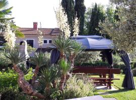 Relax green house, hotell Rovinjs huviväärsuse Geological Park Fantasia Monfiorenzo lähedal