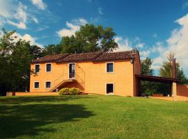 Agriturismo La Sorgente, viešbutis mieste Kameranas