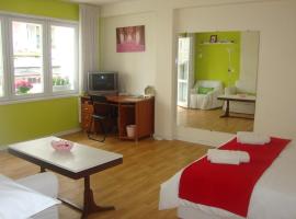 Guest Rooms Colours, Hotel in Kasanlak