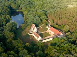 Domaine du Ris de Feu, hotel with parking in Chalais