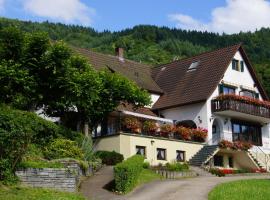 Landgasthof Grüner Baum, hotel blizu znamenitosti Hochblauen, Badenvajler