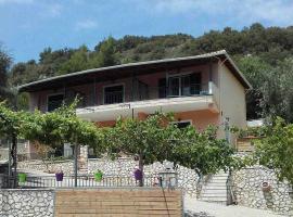 Rania Apartments, hotel cerca de Playa Kathisma, Agios Nikitas