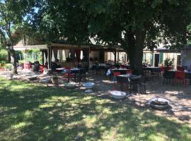L'Art Dit Vin, hotel v destinaci Saint-Aigulin