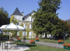 Chateau de Meracq, hotell sihtkohas Méracq