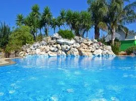Villa Vacanze Paradiso - Oasi di Tranquillità con Piscina e Giardino a 10 min dal mare