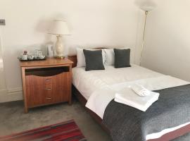 Haya Guest House, B&B i Birmingham