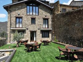 Allotjament Rural La Comella, viešbutis mieste Tirvia