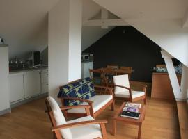 Appartement vue mer avec piscine int&eacute;rieure, hotel na praia em Larmor-Plage