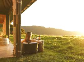 Golden Bay Hideaway, cabana o cottage a Takaka