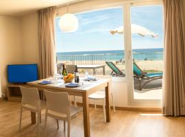 Apartamentos Voramar, hotel near Wine Cellars Güell, Castelldefels